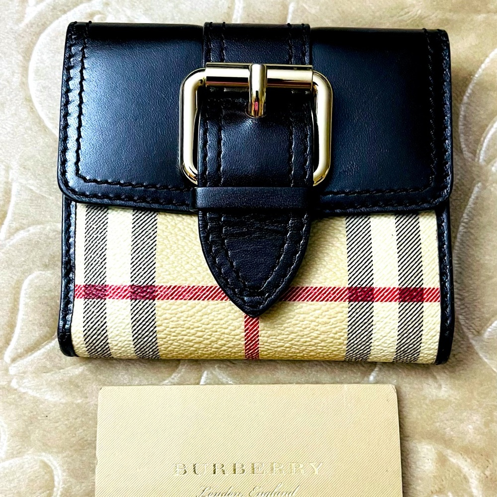 EUC Authentic Burberry Wallet